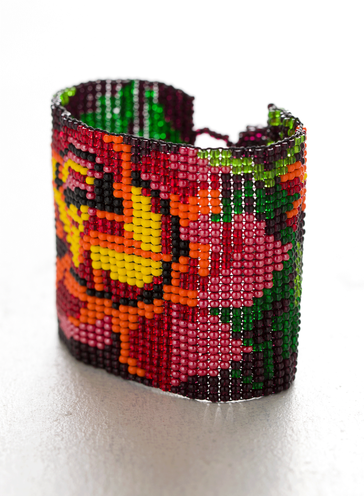 Perlenbesetztes Armband Mit Rosenmotiv